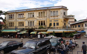 Gegenüber der Hauptpost in Phnom Penh